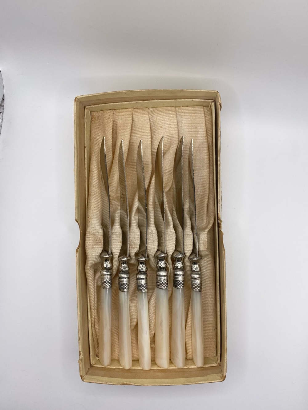 Vintage Set Of 6 Mother Of Pearl Sterling Silver Fruit Knives 7” In Original Box